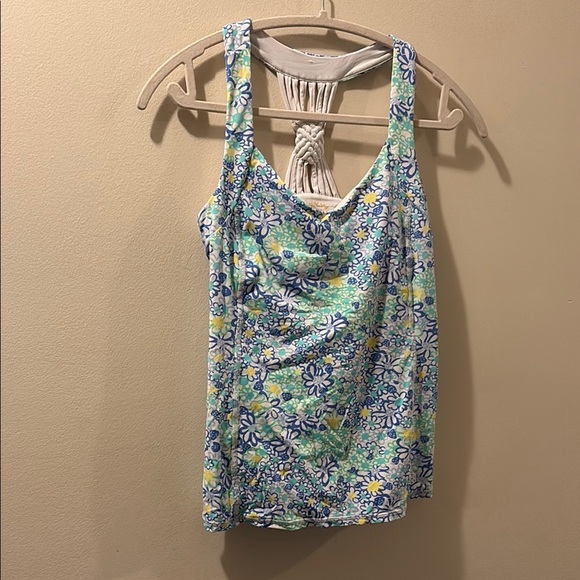 Lilly Pulitzer women’s XS Floral Women's athletic top -built in bra - Picture 1 of 5